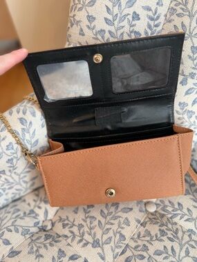 Compact Tan Crossbody Wallet Bag with Chain Strap